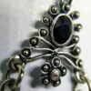 Collier sautoir vintage argenté acier inoxydable et noir. – Image 2