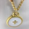Nina: Collier plaqué or doré, pendentif croix époxy et 2 médailles dorées – Image 3