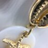 Camille : Boucles d'oreilles dorées et nacre blanche et coquillages – Image 4