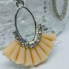 Mia: Collier sautoir argenté et breloque perles en verre – Image 3