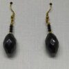 Mar: Boucles d'oreilles dorées avec des perles en verre anciennes vintage – Image 3