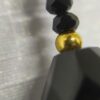 Mar: Boucles d'oreilles dorées avec des perles en verre anciennes vintage – Image 4