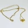 Victoria : Collier sautoir doré en acier chirurgical avec un pendentif ange. – Image 2