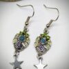 Boucles d'oreilles argentées vertes et bleues. – Image 3
